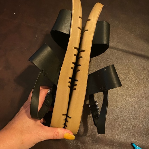 Strappy sandals - Picture 6 of 8